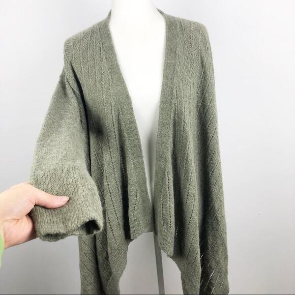 Lou & Grey On Point Waterfall Open Cardigan Sage green Size Medium - Picture 14 of 14